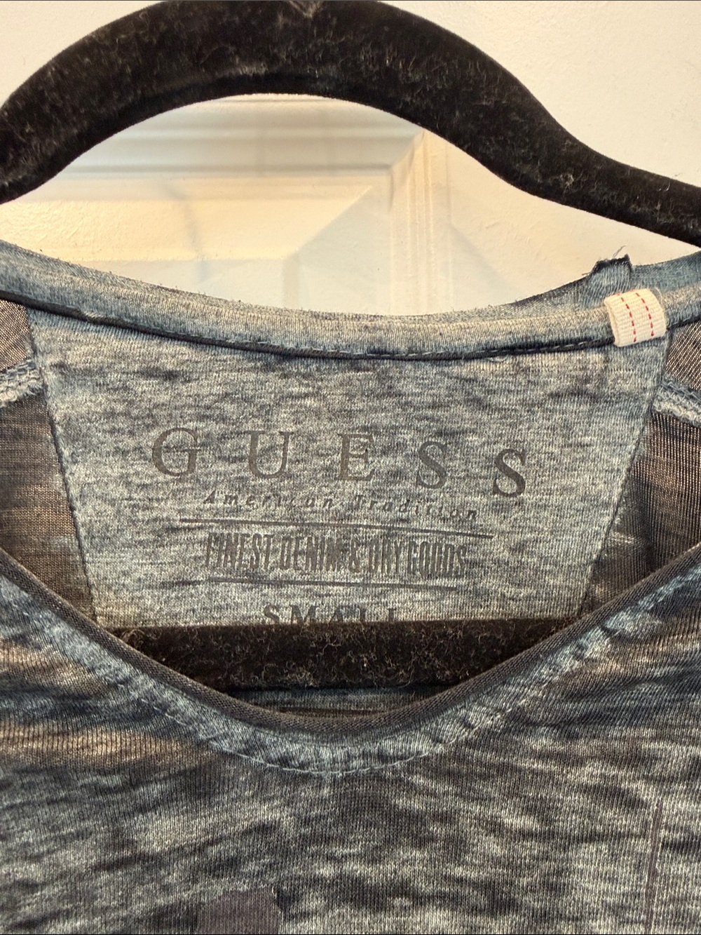GUESS Women's Heather Gray Scoop Neck Short Sleeve Tee